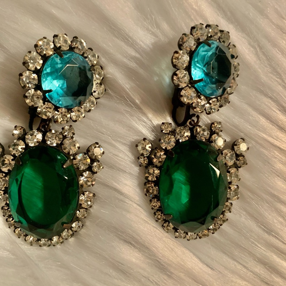 Vintage Jewelry Boutique - never used. Clips .